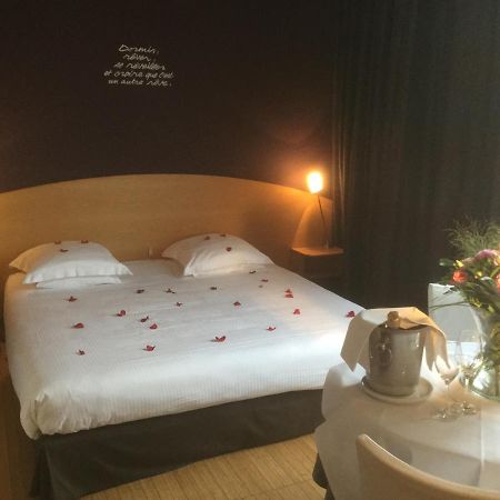Le Castel Hotel Fosses-La-Ville Kültér fotó